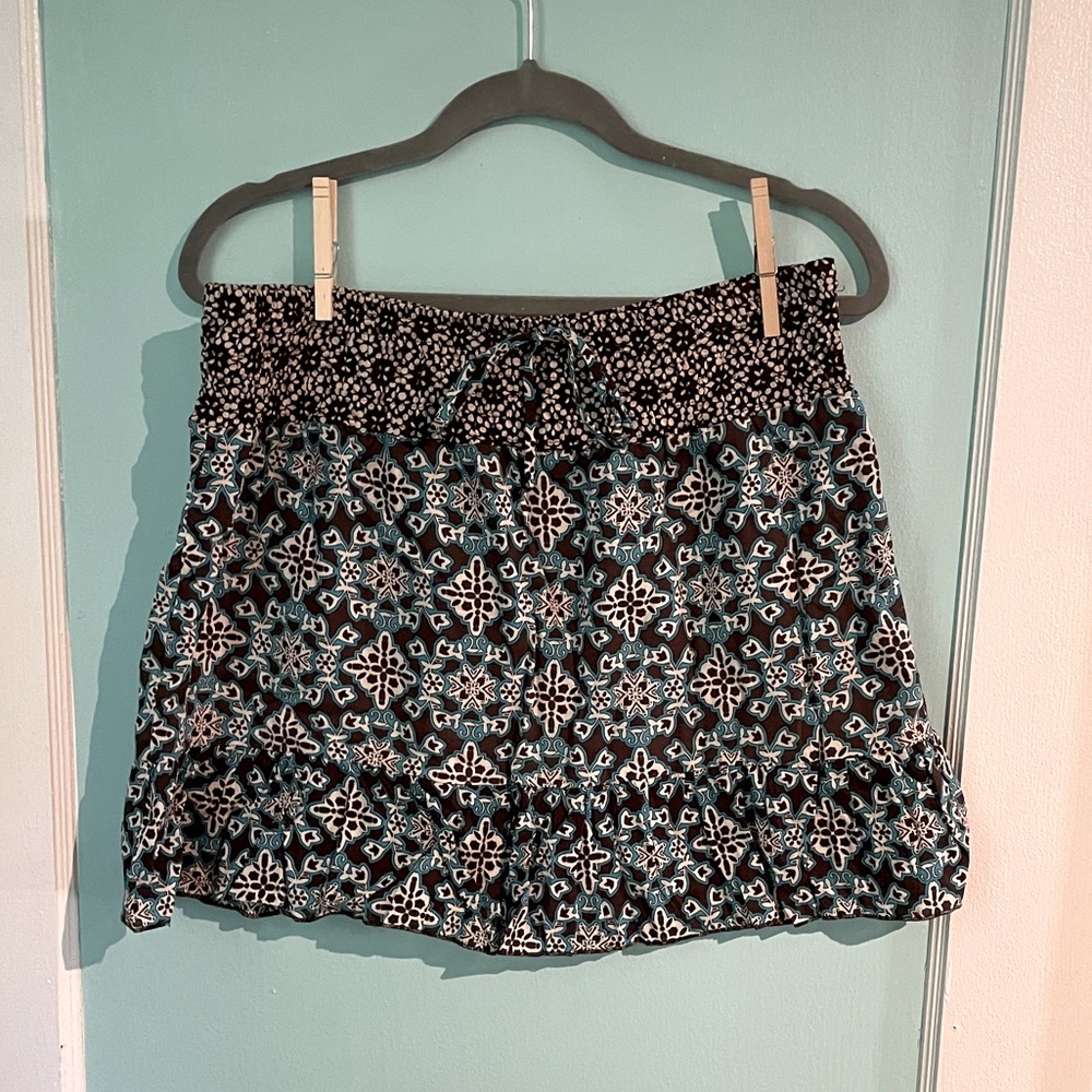 Y2K style ruffle skirt